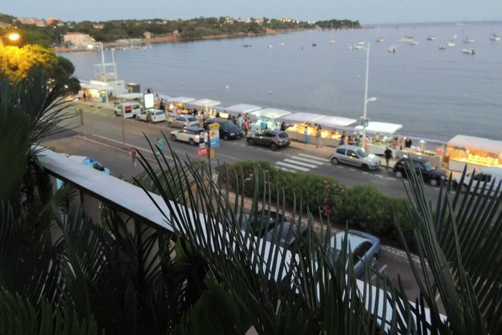 emplacement privilégié pour ce bel appartement Saint-Raphaël Extérieur photo